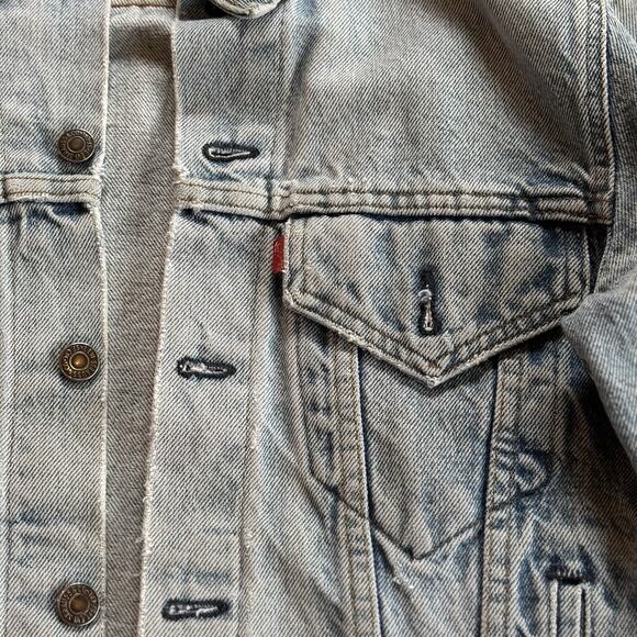 Levi’s Kids XL Denim Jacket Distressed Faded Blue Trucker Youth 14/16 Frayed Hem - Picture 5 of 11